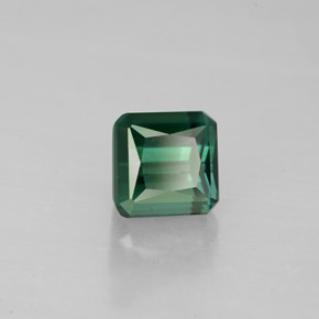 1.45カラットの天然ディープグリーントルマリン（5.8×5.7 mm・エメラルドカット）