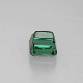 1.45カラットの天然ディープグリーントルマリン（5.8×5.7 mm・エメラルドカット）