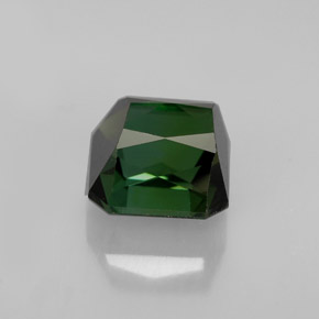 2.14カラットの天然グリーントルマリン（6.8×6.8 mm・エメラルドカット）