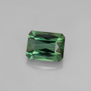1.53カラットの天然グリーントルマリン（7.2×5.6 mm・エメラルドカット）