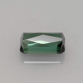 1.22カラットの天然グリーントルマリン（7.9×4.8 mm・エメラルドカット）