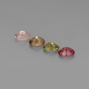カラットの天然マルチカラートルマリン（7.1×5.1 mm・オーバルカット）