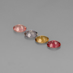 カラットの天然マルチカラートルマリン（7.1×5.1 mm・オーバルカット）