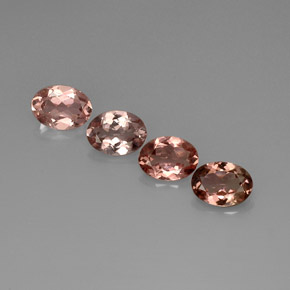 カラットの天然マルチカラートルマリン（7×5.1 mm・オーバルカット）