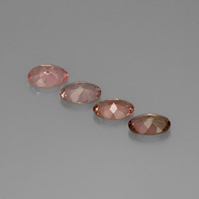 カラットの天然マルチカラートルマリン（7×5.1 mm・オーバルカット）