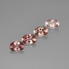 カラットの天然マルチカラートルマリン（7×5.1 mm・オーバルカット）