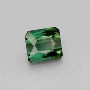 1.98カラットの天然グリーントルマリン（7×6.5 mm・エメラルドカット）