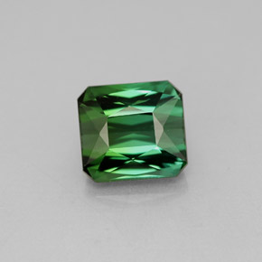 1.93カラットの天然グリーントルマリン（7.1×6.6 mm・エメラルドカット）