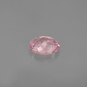 0.83カラットの天然ピンクトルマリン（6.9×5.7 mm・オーバルカット）