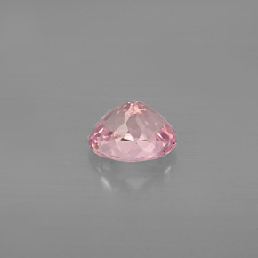 0.79カラットの天然ピンクトルマリン（6.4×5 mm・オーバルカット）