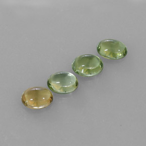 カラットの天然マルチカラートルマリン（7.6×6.3 mm・オーバルカット）