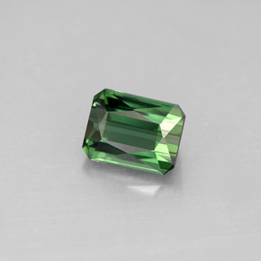 1.42カラットの天然グリーントルマリン（7.2×5.5 mm・エメラルドカット）