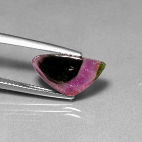 3.76カラットの天然マルチカラートルマリン（15.6×8.7 mm・透明）