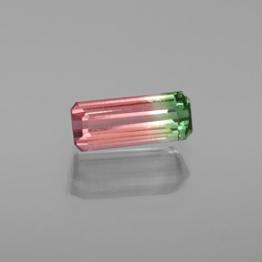 1.42カラットの天然ウォーターメロントルマリン（9.7×4 mm・エメラルドカット）