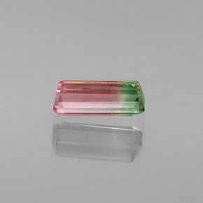1.42カラットの天然ウォーターメロントルマリン（9.7×4 mm・エメラルドカット）