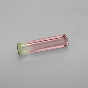 1.60カラットの天然ウォーターメロントルマリン（14×3.4 mm・エメラルドカット）