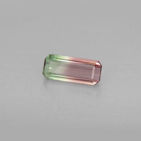 0.98カラットの天然ウォーターメロントルマリン（8.8×3.8 mm・エメラルドカット）