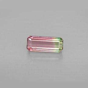 1.03カラットの天然ウォーターメロントルマリン（8.8×3.8 mm・エメラルドカット）