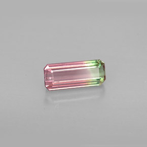 1.03カラットの天然ウォーターメロントルマリン（8.8×3.8 mm・エメラルドカット）