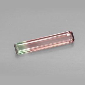 1.19カラットの天然ウォーターメロントルマリン（16.3×3.2 mm・エメラルドカット）