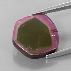 8.46カラットの天然ウォーターメロントルマリン（14×13.5 mm・透明）