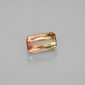 1.17カラットの天然バイカラートルマリン（7.2×4.3 mm・エメラルドカット）