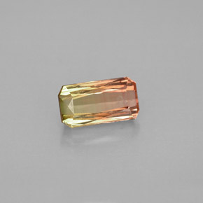 1.05カラットの天然バイカラートルマリン（7.8×4.2 mm・エメラルドカット）