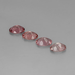 カラットの天然マルチカラートルマリン（7.1×5.1 mm・オーバルカット）