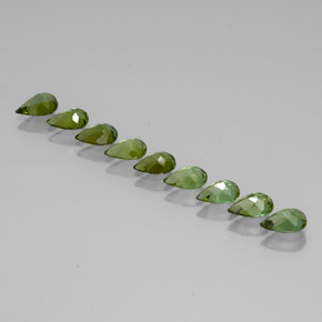 カラットの天然マルチグリーントルマリン（6×4.1 mm・洋梨の形）