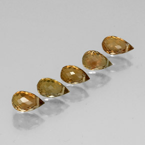 カラットの天然マルチカラートルマリン（6×3.7 mm・ブリオレット）