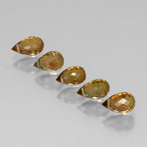 カラットの天然マルチカラートルマリン（6×3.7 mm・ブリオレット）