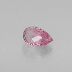 0.74カラットの天然ライトピンクトルマリン（6.5×4 mm・ブリオレット）