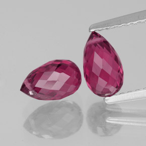 カラットの天然パープルレッドトルマリン（7.4×4.3 mm・ブリオレット）