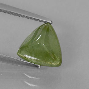 1.84カラットの天然グリーントルマリン（8.3×7.8 mm・透明）