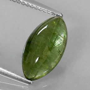 2.52カラットの天然グリーントルマリン（13.1×7 mm・透明）