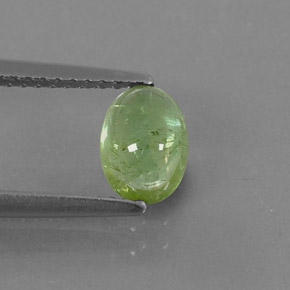 0.99カラットの天然グリーントルマリン（7.1×5.2 mm・透明）