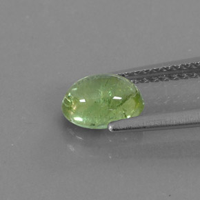 0.99カラットの天然グリーントルマリン（7.1×5.2 mm・透明）