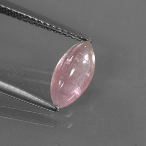 1.32カラットの天然ローズピンクトルマリン（10.1×4.8 mm・透明）