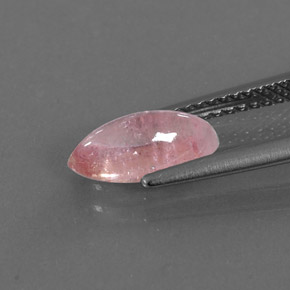 1.32カラットの天然ローズピンクトルマリン（10.1×4.8 mm・透明）