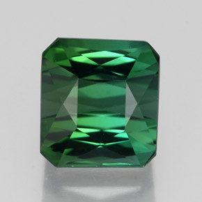 2.53カラットの天然グリーントルマリン（7.6×7 mm・エメラルドカット）