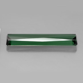 5.50カラットの天然グリーントルマリン（24.4×6 mm・エメラルドカット）