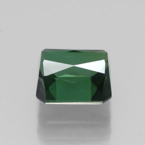 1.89カラットの天然グリーントルマリン（7×6.6 mm・エメラルドカット）