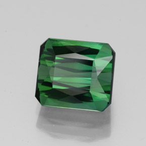 2.51カラットの天然グリーントルマリン（7.8×7 mm・エメラルドカット）