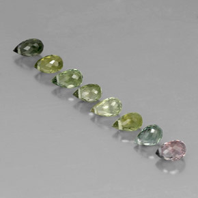 カラットの天然マルチカラートルマリン（5.4×3.3 mm・ブリオレット）
