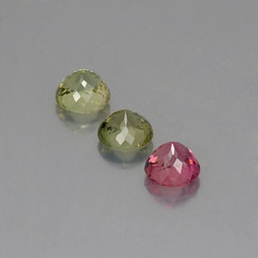 カラットの天然マルチカラートルマリン（4.78 mm・ラウンドカット）