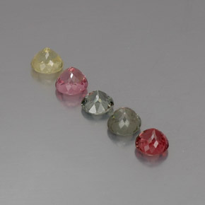 カラットの天然マルチカラートルマリン（5.28 mm・ラウンドカット）