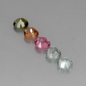 カラットの天然マルチカラートルマリン（4.88 mm・ラウンドカット）