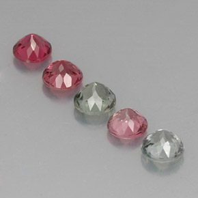 カラットの天然マルチカラートルマリン（5.40 mm・ラウンドカット）