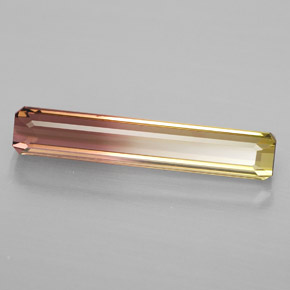 4.12カラットの天然バイカラートルマリン（22.2×4.2 mm・エメラルドカット）