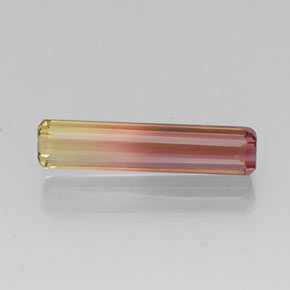 4.32カラットの天然バイカラートルマリン（20.6×4.6 mm・エメラルドカット）